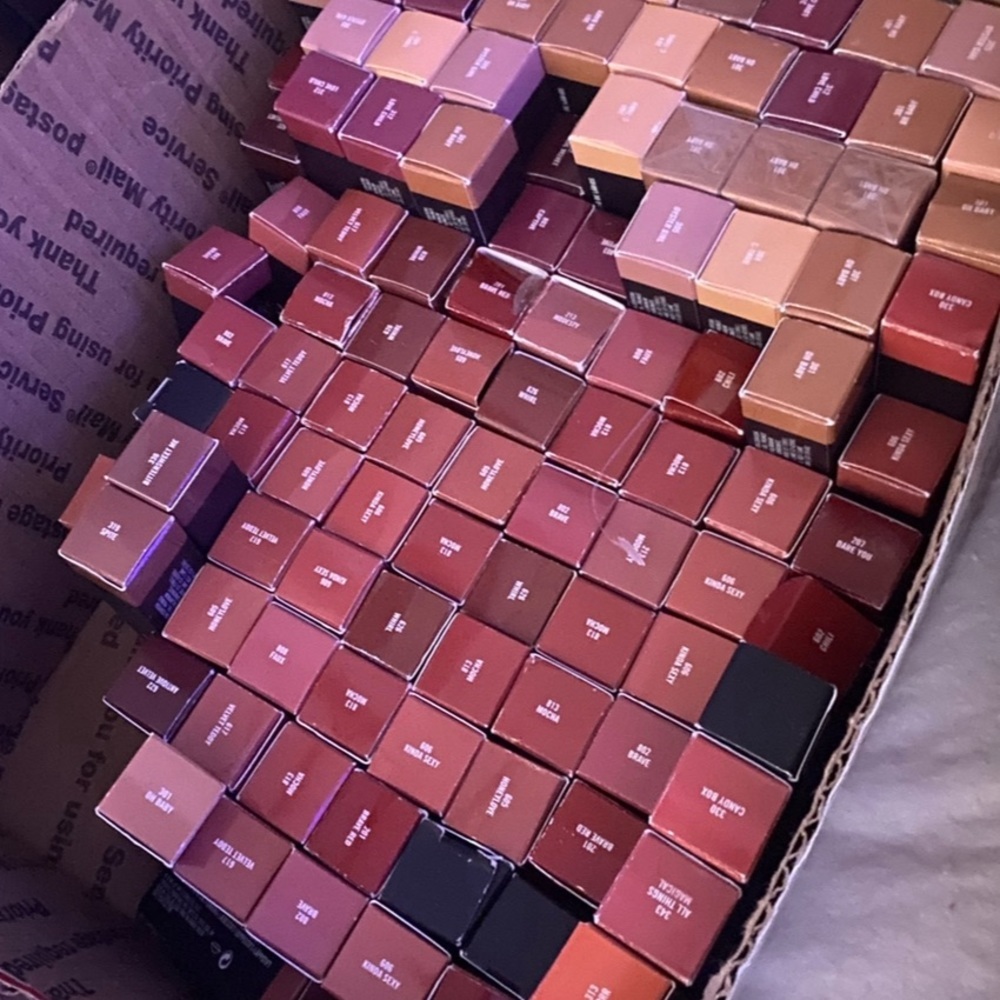 HIGH-END Mystery Box ($200.00) - Picture 5 of 16